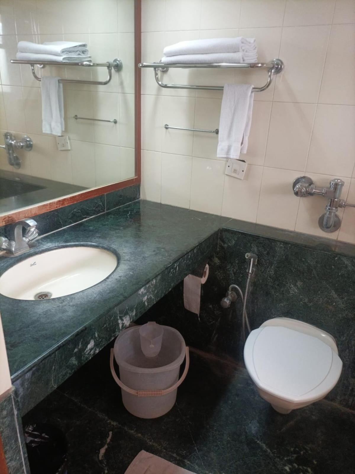 Bell Hotel Sivakāsi エクステリア 写真